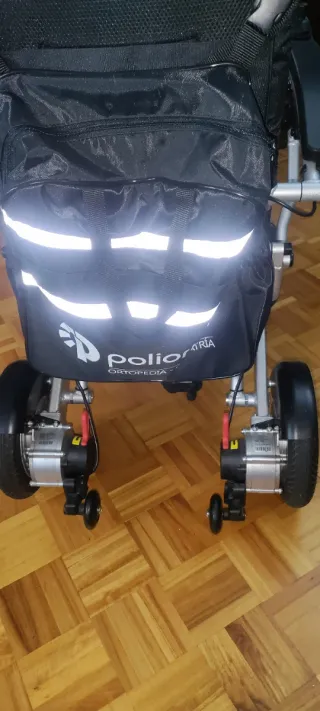 Silla de ruedas eléctrica plegable