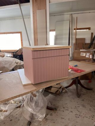 Mueble de baño flotante rosa