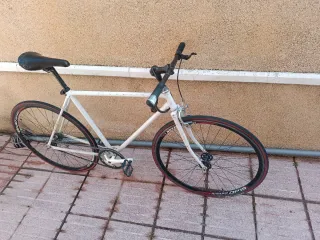 Bicicleta Vintage Blanca solo un piñon y un plato