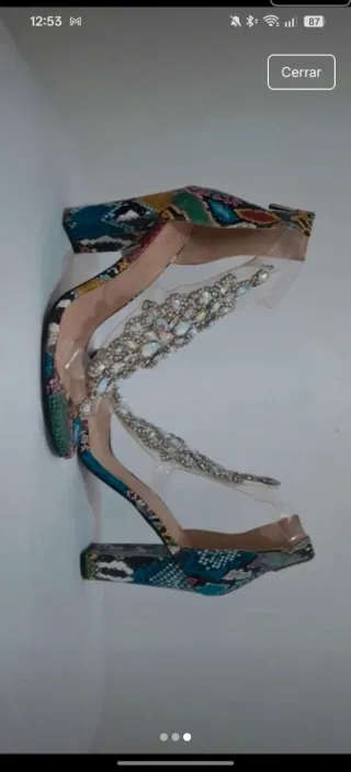 Sandalias con piedras y cremallera