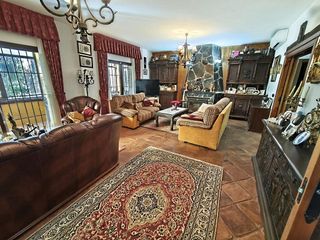 Chalet en venta en Pinos de Alhaurín - Periferia en Alhaurín de la Torre