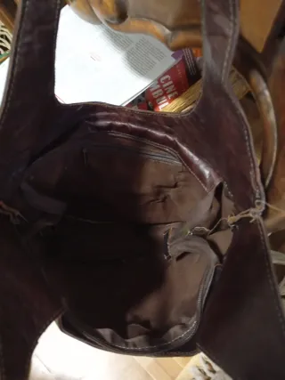 Bolso de piel marrón tejido, comprado en Marrakech