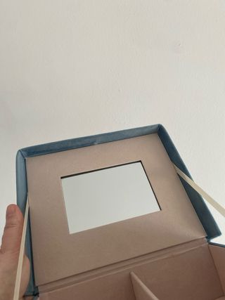 Joyero terciopelo azul con abeja dorada