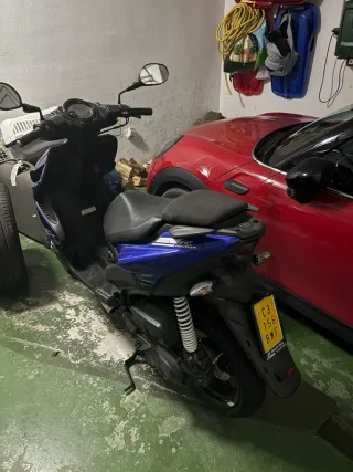 Ciclomotor Yamaha Aerox 50cc Azul