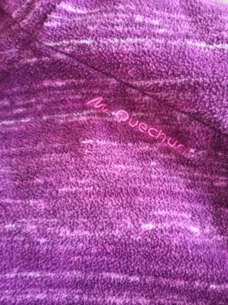 Casaco polar roxo e branco