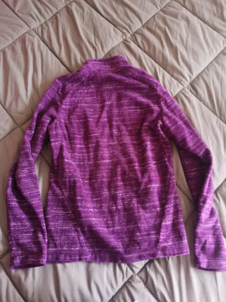 Casaco polar roxo e branco