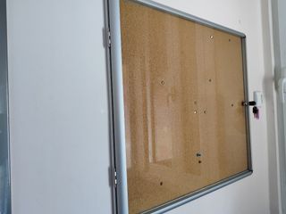 Vitrina interior aluminio con puerta