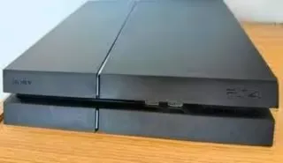 PS4 (PlayStation 4) con juegos