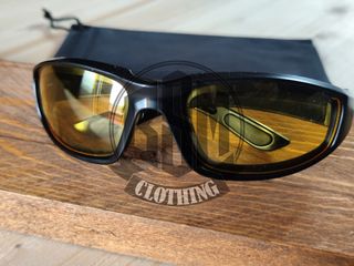 Occhiali da moto con lenti gialle