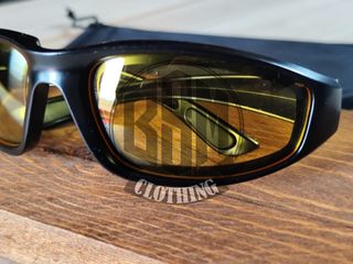 Occhiali da moto con lenti gialle