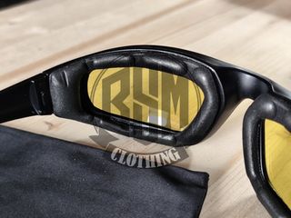 Occhiali da moto con lenti gialle