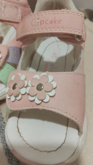 Sandalias niña rosas con flores