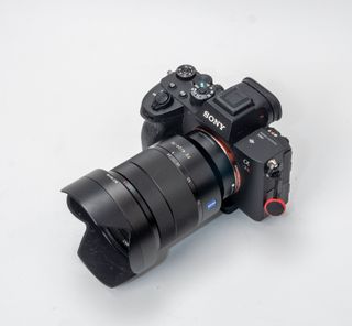 Sony FE 24-70mm f/4 Carl Zeiss Objetivo Zoom