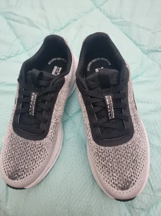 Zapatillas Skechers Go Walk Negras/Blancas