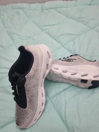 Zapatillas Skechers Go Walk Negras/Blancas