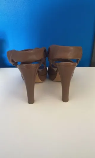 Zapatos de tacón Mascaró marrones