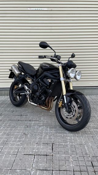 Triumph Street Triple 2010