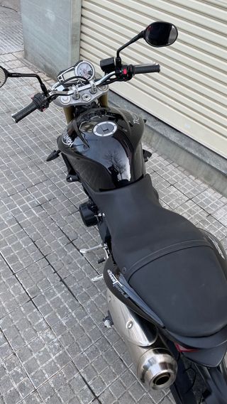 Triumph Street Triple 2010