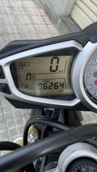 Triumph Street Triple 2010