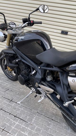 Triumph Street Triple 2010