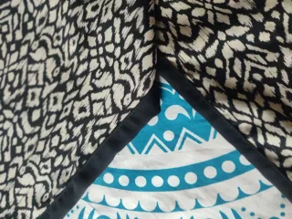 Pantalón Promod estampado beige y negro