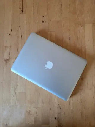 Macbook Pro i3-500GB HDD-WINDOWS 10