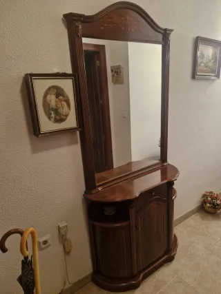 Mueble de entrada con espejo