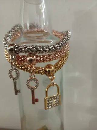 Conjunto Pulseras Candado y Llaves