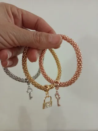 Conjunto Pulseras Candado y Llaves