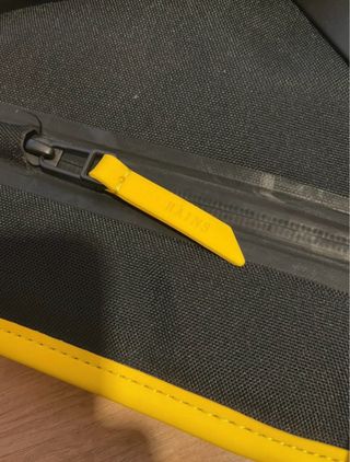 Mochila RAINS Amarilla