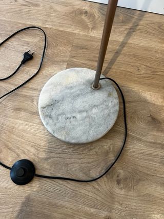 Lámpara de pie base de mármol