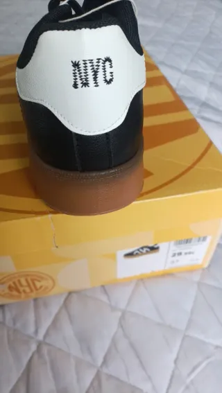 Zapatillas deportivas chica negras y blancas