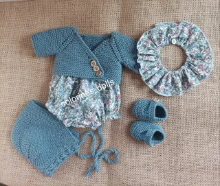 Ropa para muñecos hecha a mano