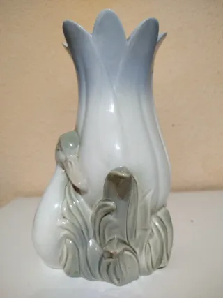 Figura de porcelana M. Requena.