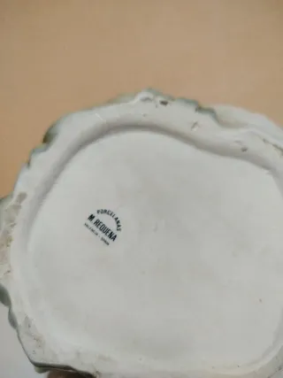 Figura de porcelana M. Requena.