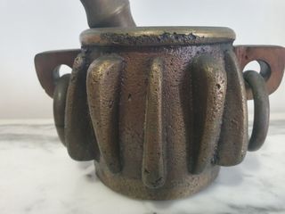 Almirez mortero de bronce (España siglo XX)