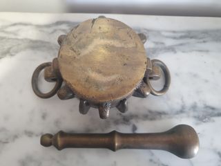 Almirez mortero de bronce (España siglo XX)