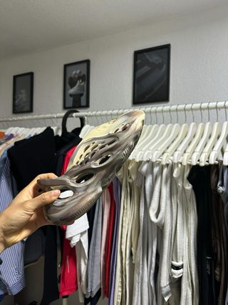 Chanclas Yeezy Beige