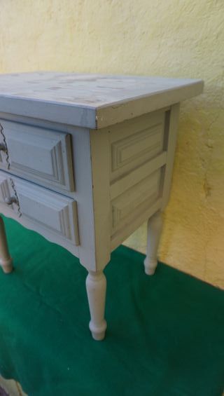 Comodini 2 modelli, vedi foto, misure leggi