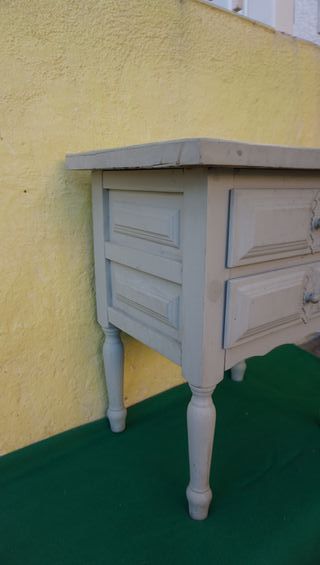 Comodini 2 modelli, vedi foto, misure leggi