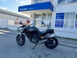 Ducati Monster 696