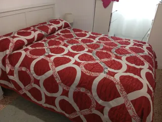 Colcha Cama 135 ,o 150.Roja y Blanca