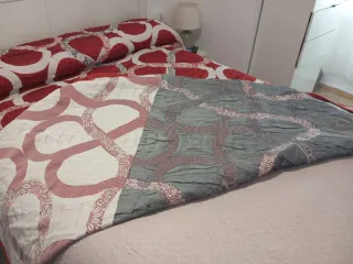 Colcha Cama 135 ,o 150.Roja y Blanca