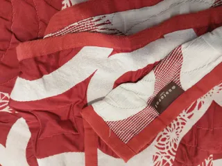 Colcha Cama 135 ,o 150.Roja y Blanca