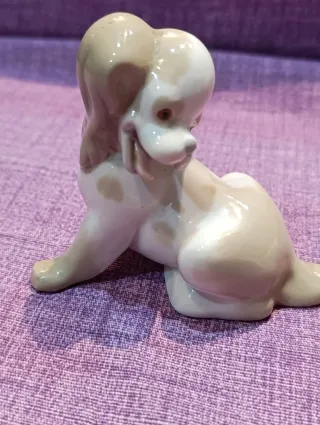 Perro de porcelana vintage