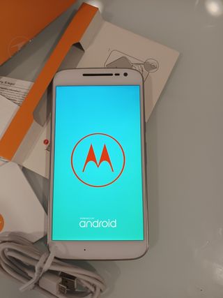 Motorola Moto G4 Blanco con Caja y Cable