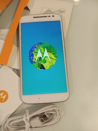 Motorola Moto G4 Blanco con Caja y Cable