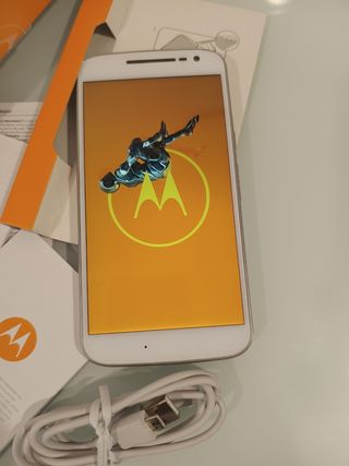 Motorola Moto G4 Blanco con Caja y Cable