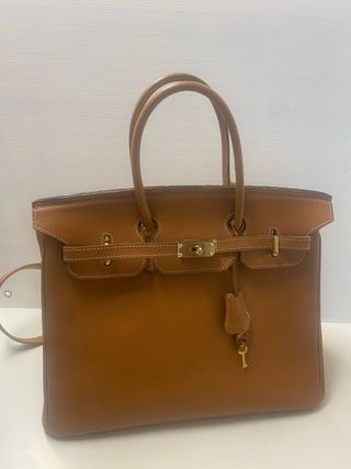 Bolso diseño cierre tipo kelly marrón