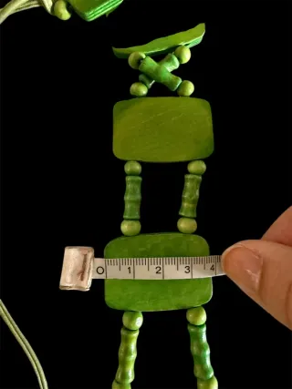 Cinturón de madera verde con cordones A00057